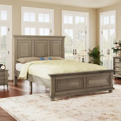 Traditional Town and Country Style Pinewood Vintage Queen Bed